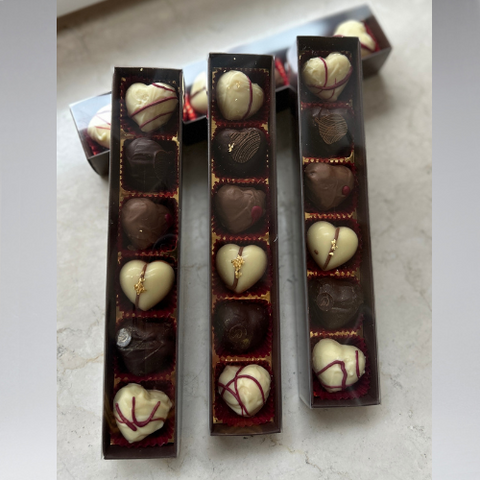 Herzpralinen - Gemischte Schokoladenherzen zum Muttertag