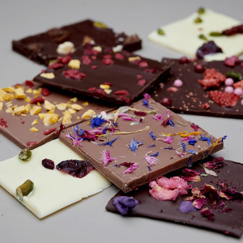 Bruchschokolade gemischt im Quader - Meisterwerk Chocolaterie