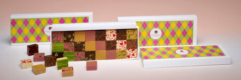 Pocket box with fine chocolate cubes